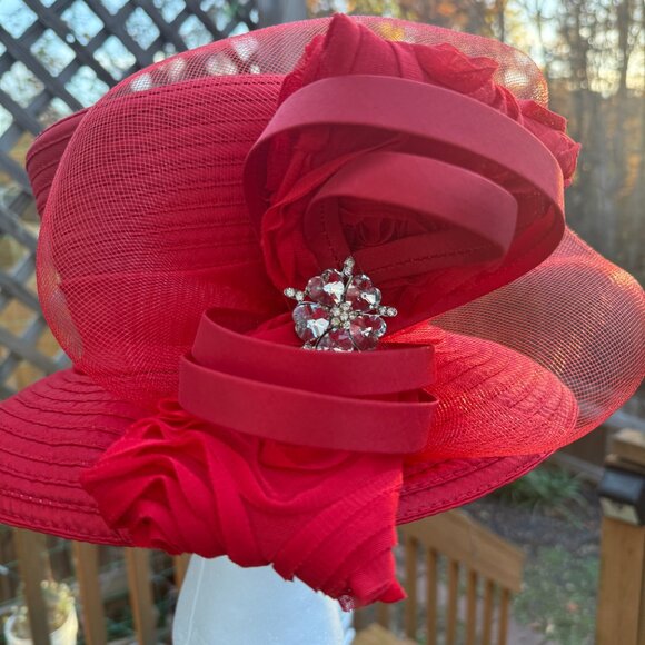 FESTIVE &VIBRANT RED HAT! - Picture 4 of 11